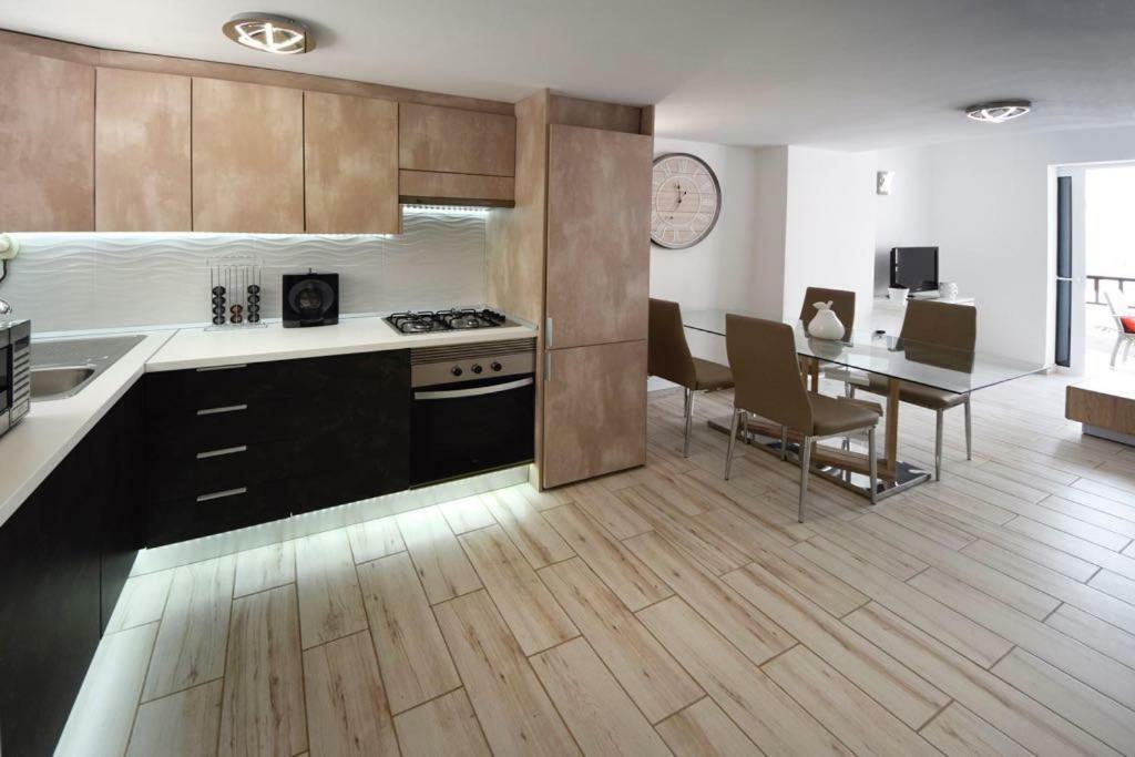 Parque Santiago Luxury 306 Apartment Арона Екстериор снимка